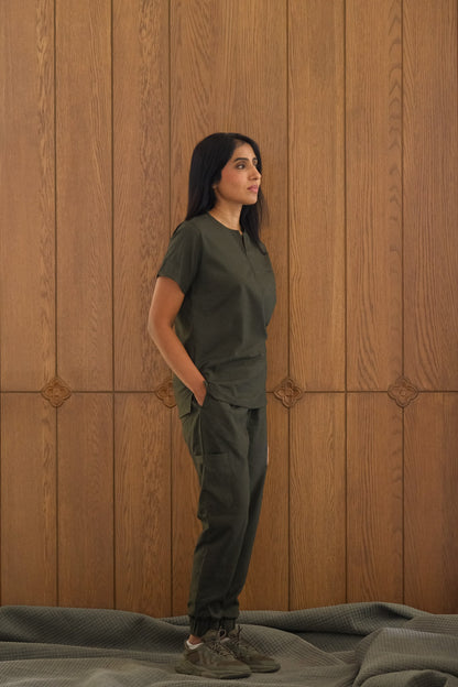 Women's Agaon scrub set in Forest Green